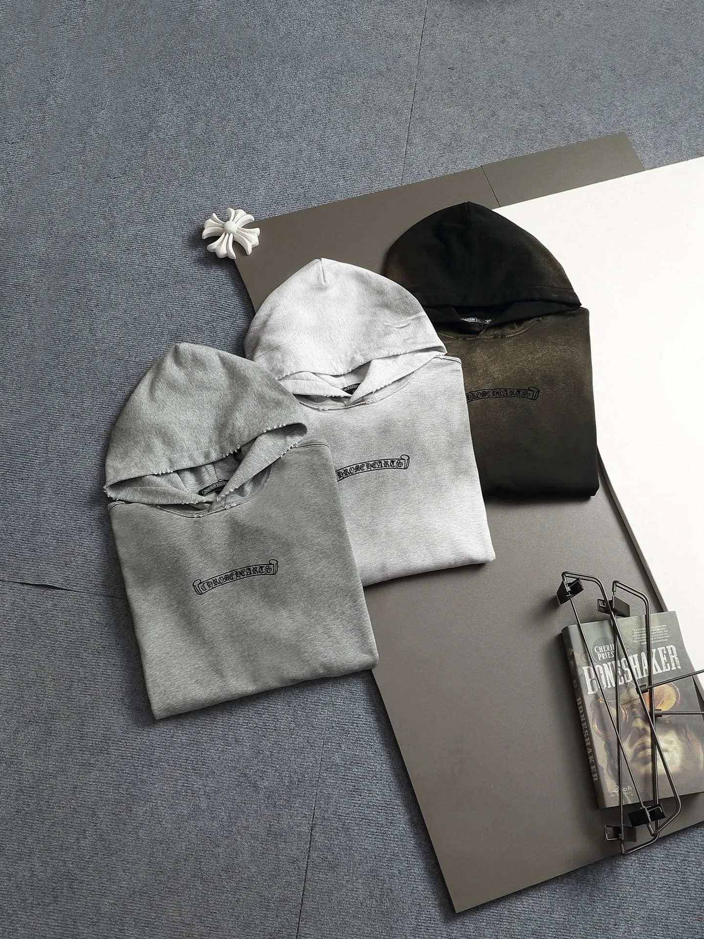 𝗖𝗵𝗿𝗼𝗺𝗲 𝗛𝗲𝗮𝗿𝘁𝘀/ 2026 New Arrival Original 👑 ！ ！ ！ 👍 ✂️Quality , ！ 。 ： ➕100% 。Authentic ➕ ➕3D ➕ ： ！ ！ Authentic ！ Same Style ！ Black Dark Gray Light Gray Size：S-XL